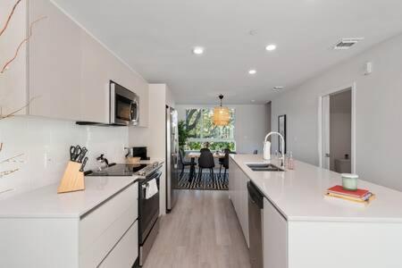 Chic Apt Private Balcony At Aventura - Cloud9 - 2535 Pousada